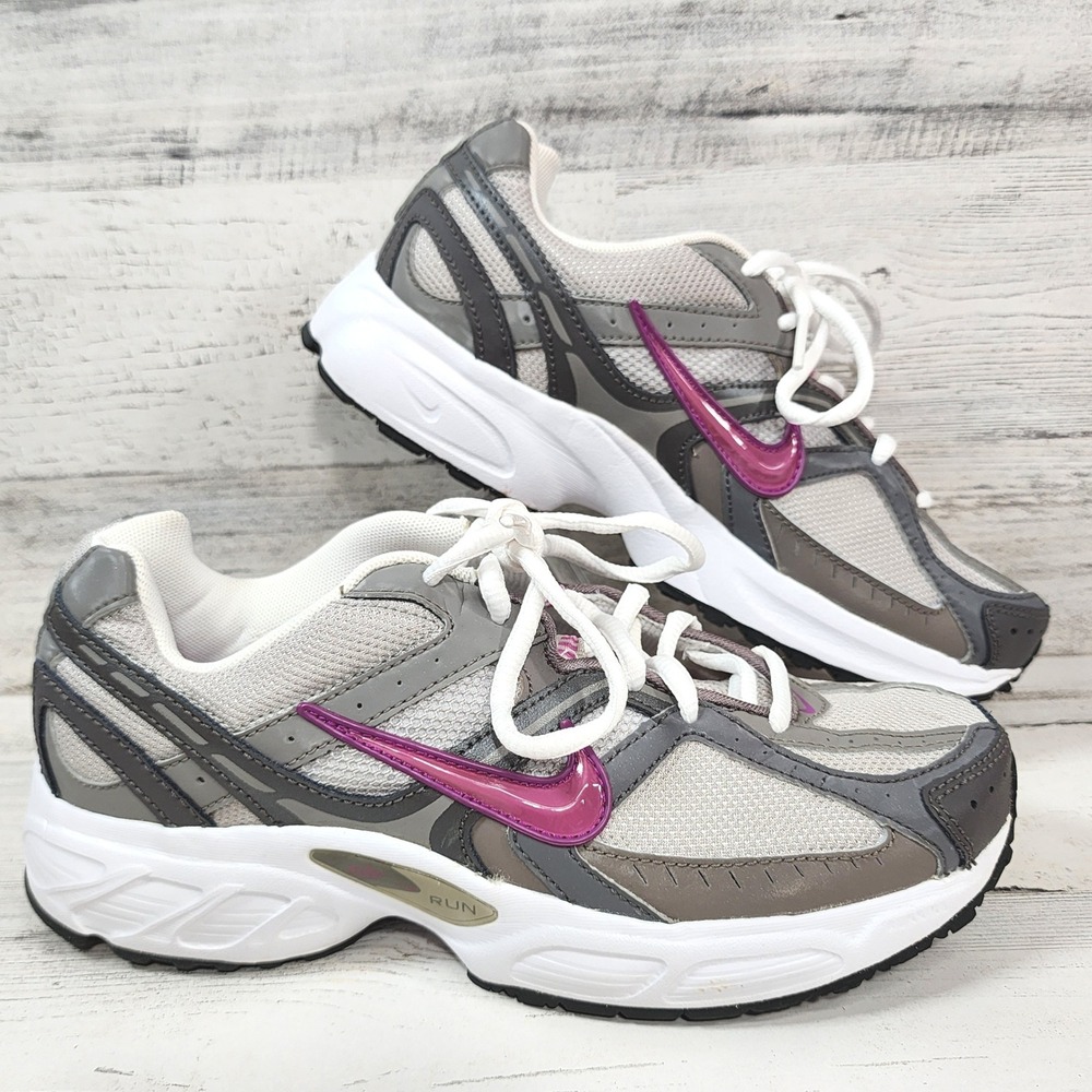 Nike Running Shoes Women 7.5 Gray Pink 318425-062 Low Top Mesh Y2K Athletic NWOB